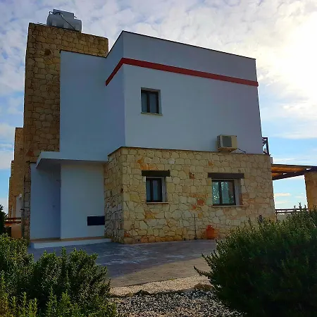فيلة Mediterranean View