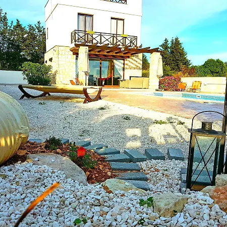 Mediterranean View * بافوس